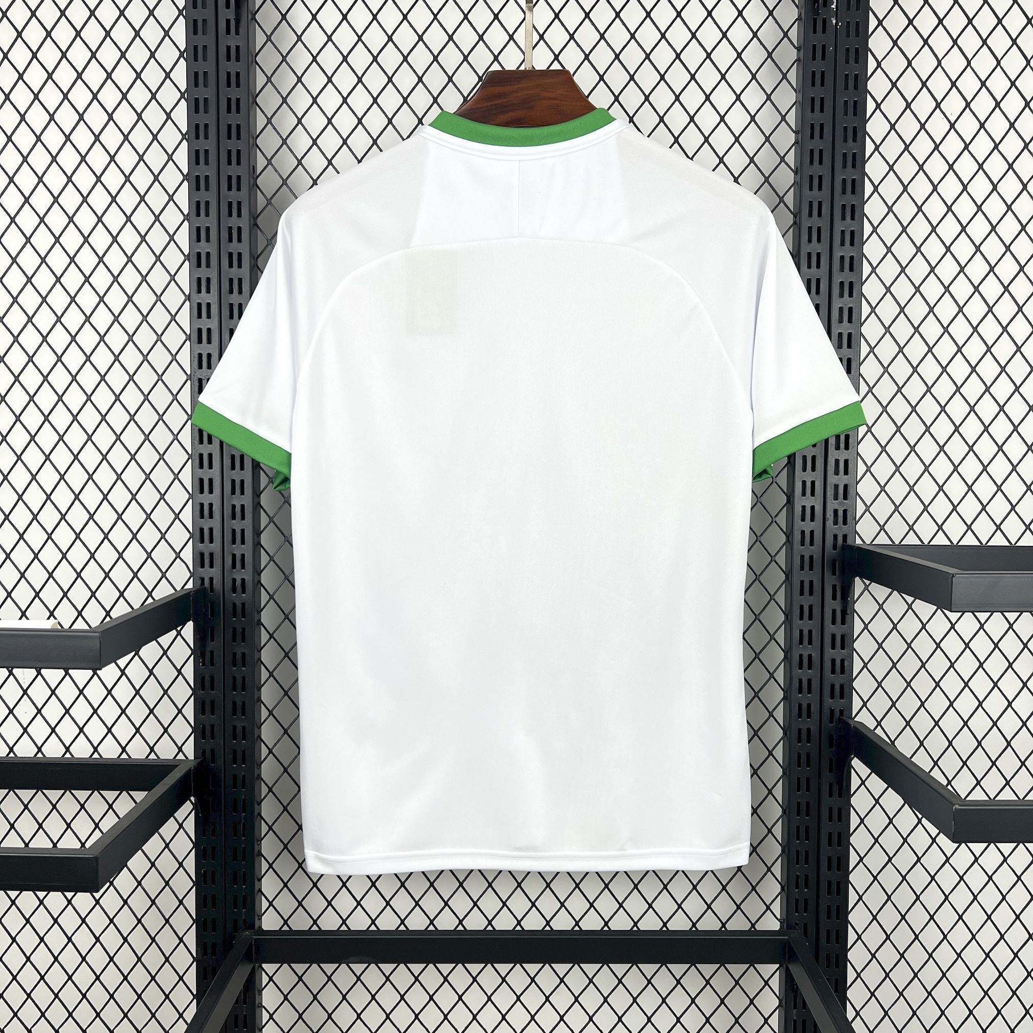 Maillot de football Irlande Concept 2026 de la marque Le 12 -ème Maillot, vue frontale avec design moderne.