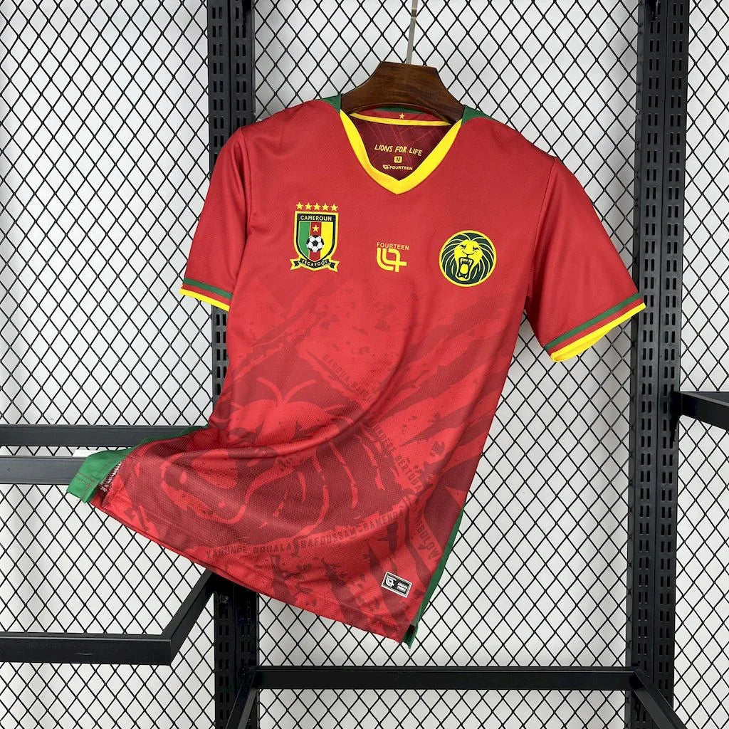 Maillot de football extérieur du Cameroun pour la CAN 2025-26, fabriqué par Le 12 -ème Maillot, vue frontale.