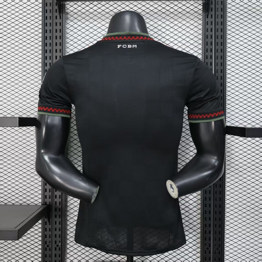 Maillot de football Bayern Munich Third 25/26, version noir, fabriqué par Le 12 -ème Maillot, vue de face.