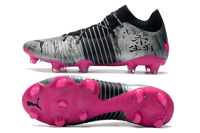 Crampons Future Z 1.1FG de Le 12 -ème Maillot, conçus pour l'alpinisme, avec pointes métalliques et fixation robuste.