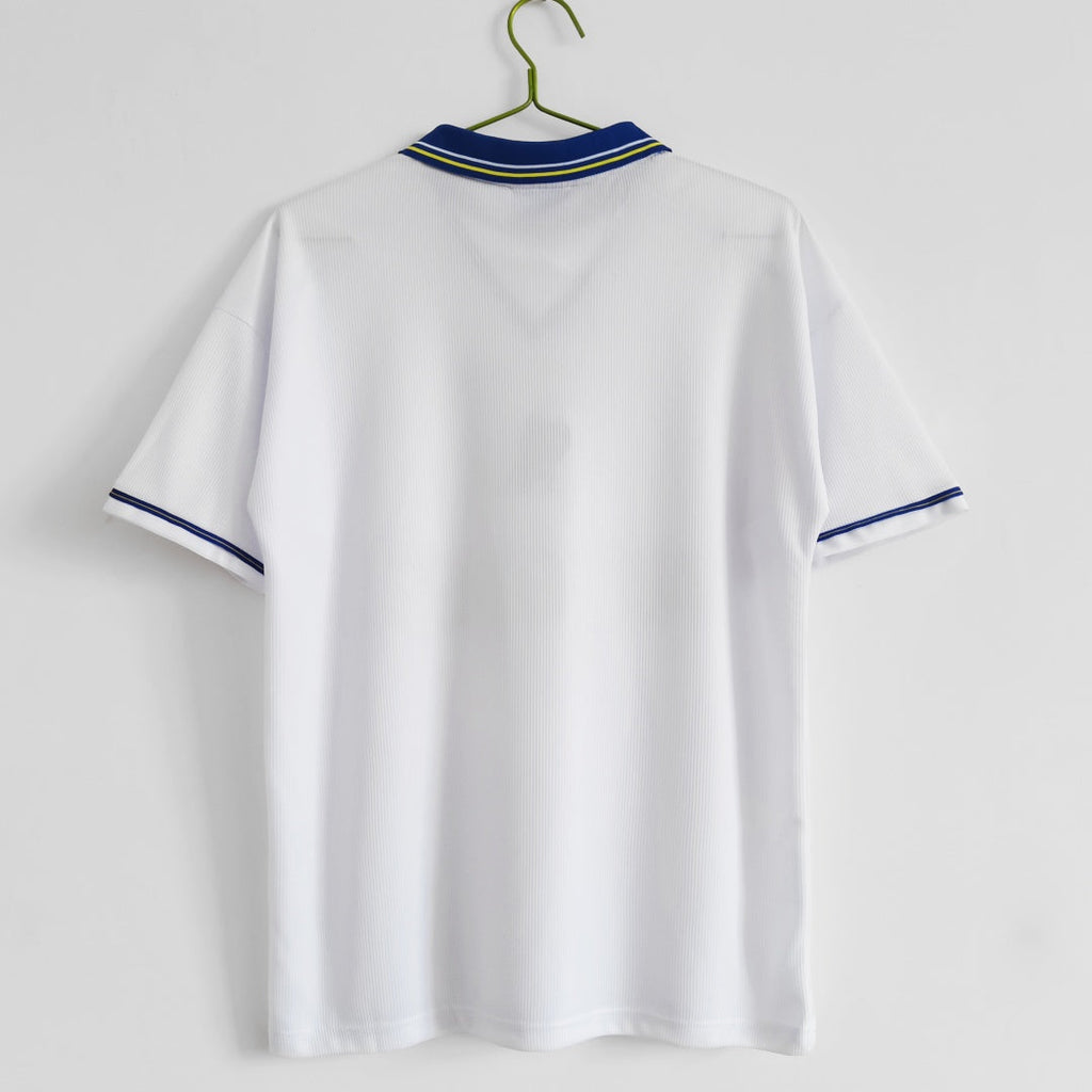 Maillot extérieur Chelsea 1998-2000 rétro, marque Le 12 -ème Maillot, en tissu bleu avec détails blancs et logo du club.