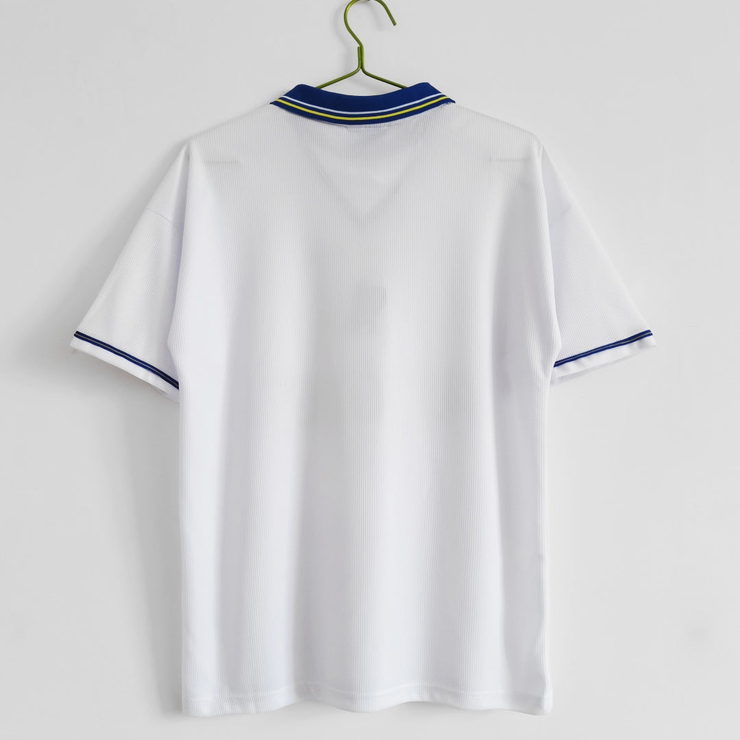 Maillot extérieur Chelsea 1998-2000 rétro, marque Le 12 -ème Maillot, en tissu bleu avec détails blancs et logo du club.