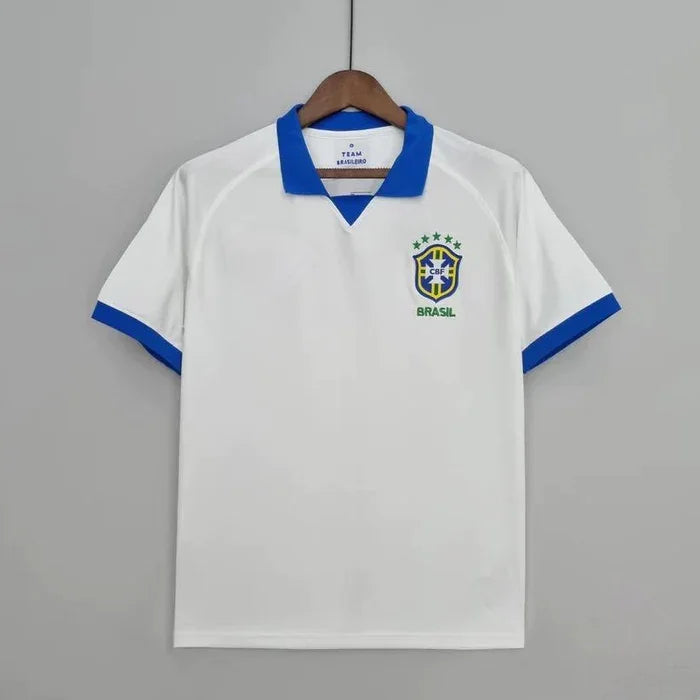 Maillot extérieur Brésil 2019 saison 2019 Le 12 -ème Maillot, rétro, bleu et jaune, drapeau brésilien, détail du design sur le maillot.