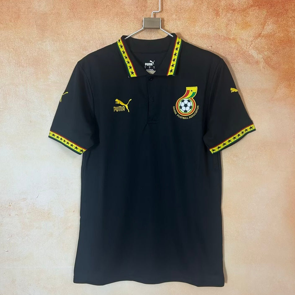 Maillot de football Ghana 25/26 Le 12 -ème Maillot, noir, avec logo et détails en blanc, tissu en polyester pour supporter l'équipe.