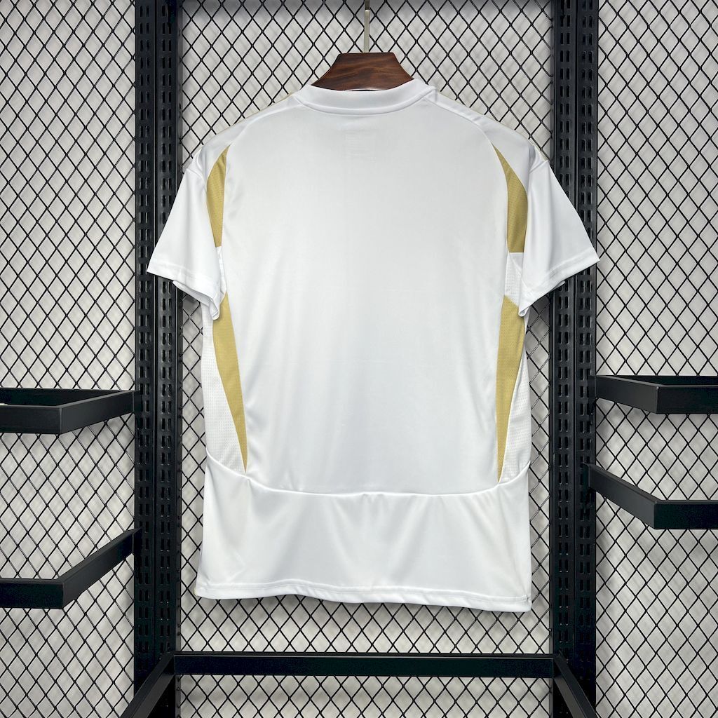 Maillot third de football AL-NASSR 24/25, marque Le 12, en violet avec logo et détails de l'équipe.