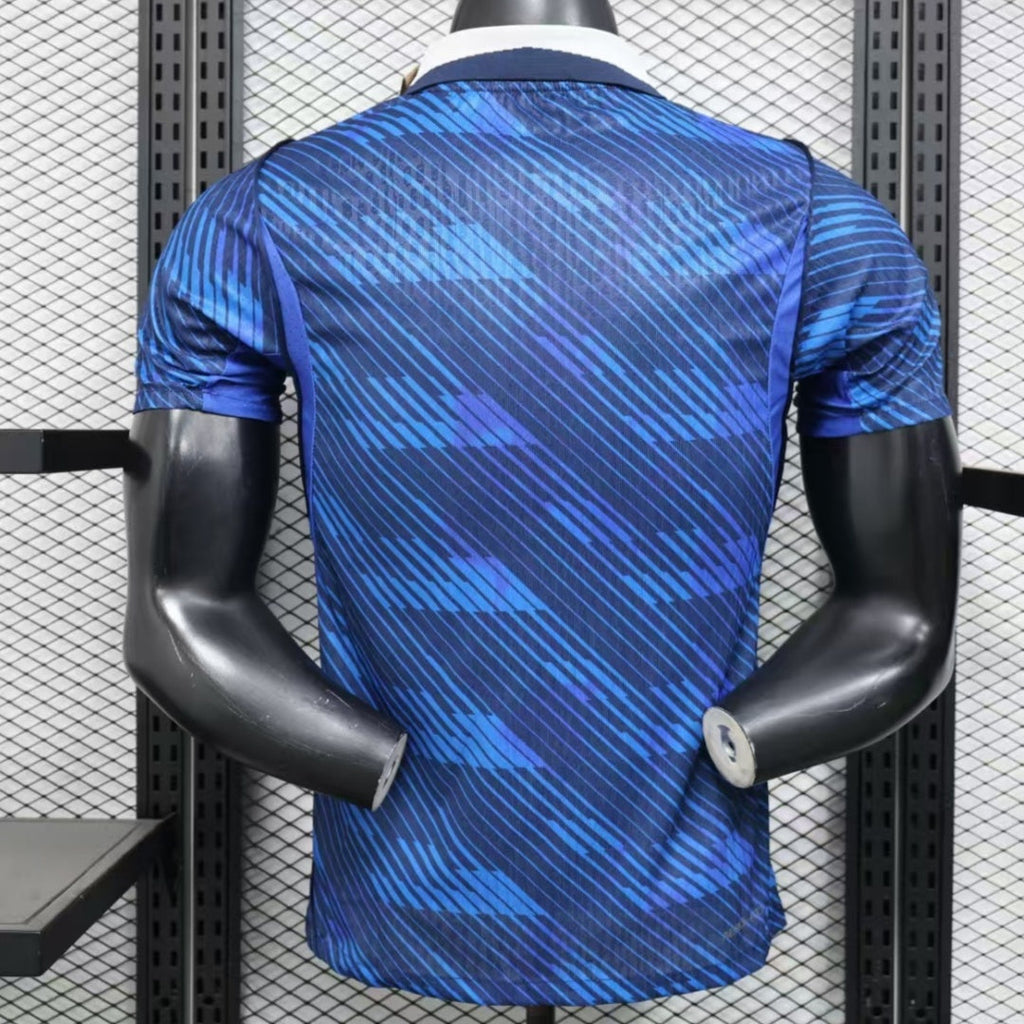 Maillot domicile France 25/26 de l'équipe de football Le 12-ème Maillot, maillot officiel avec logo et design national.