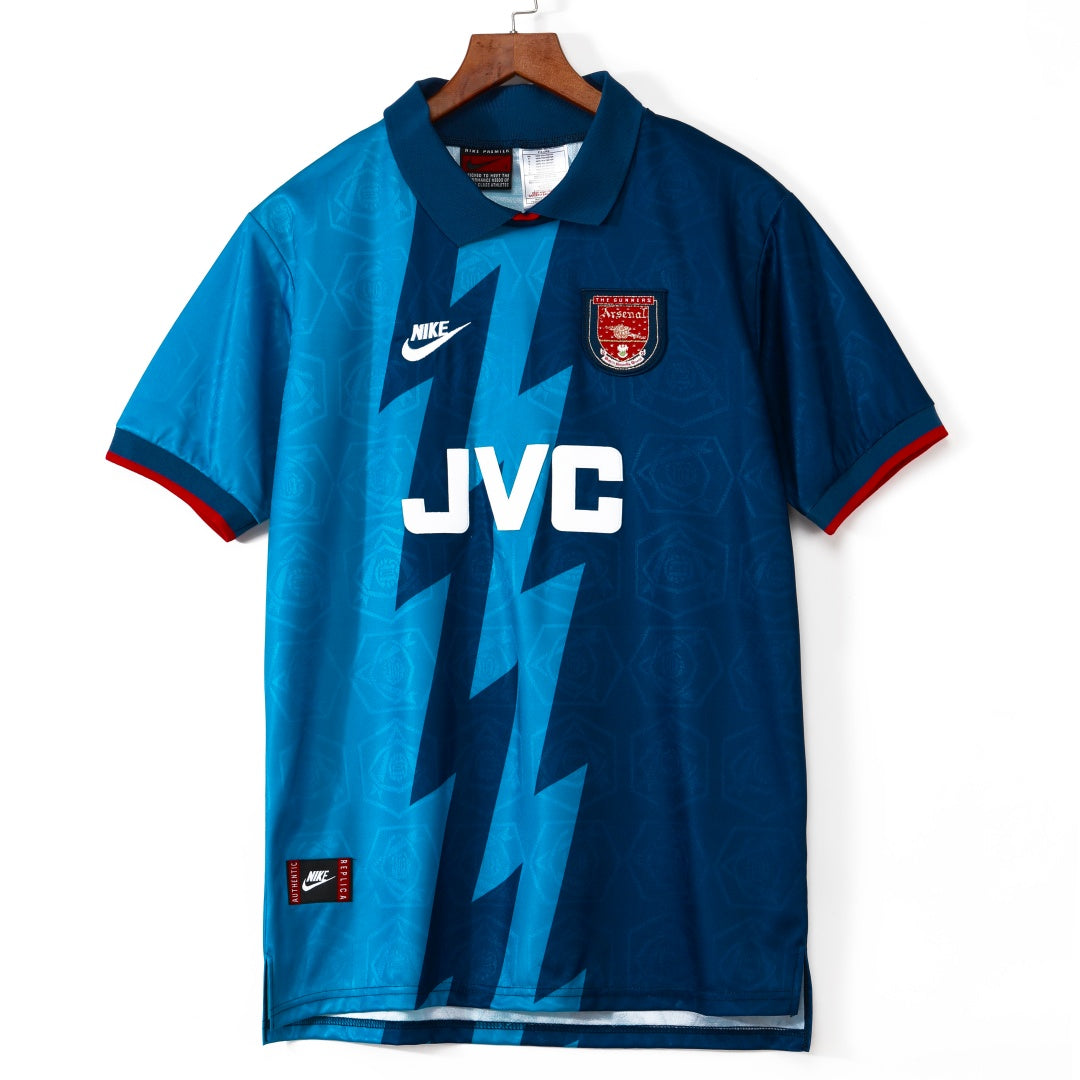 Maillot extérieur rétro 1995 Arsenal Le 12-ème Maillot, maillot de football en coton avec logo et détails vintage.
