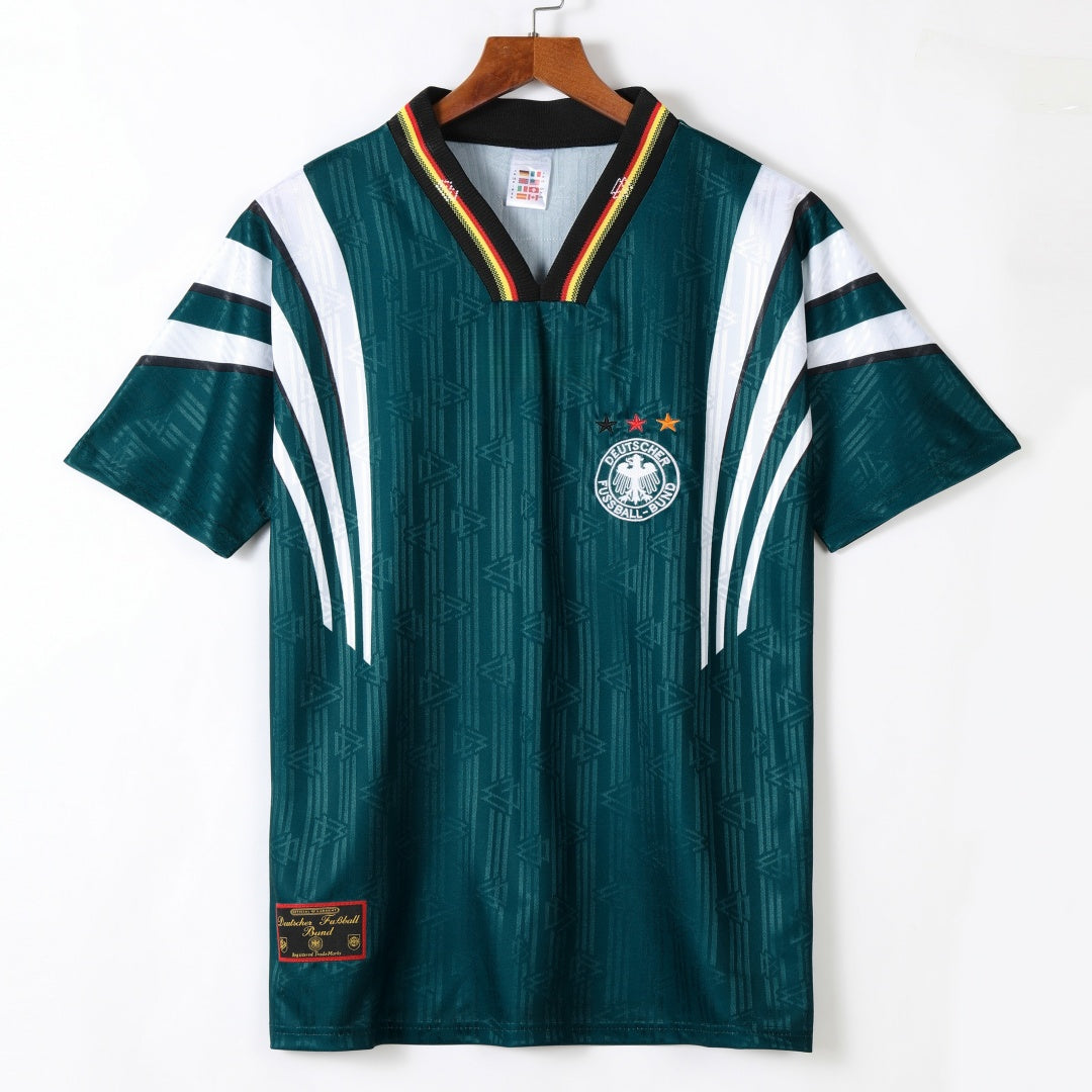 Maillot extérieur rétro de 1996 de l'Allemagne, marque Le 12 -ème Maillot, avec design vintage et couleurs classiques.