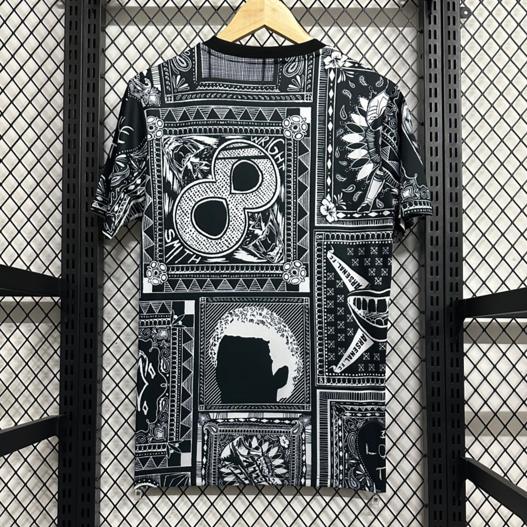 Maillot de football Arsenal 2024/2025 noir, modèle spécial Le 12 -ème Maillot, vue de face avec logo et détails du design