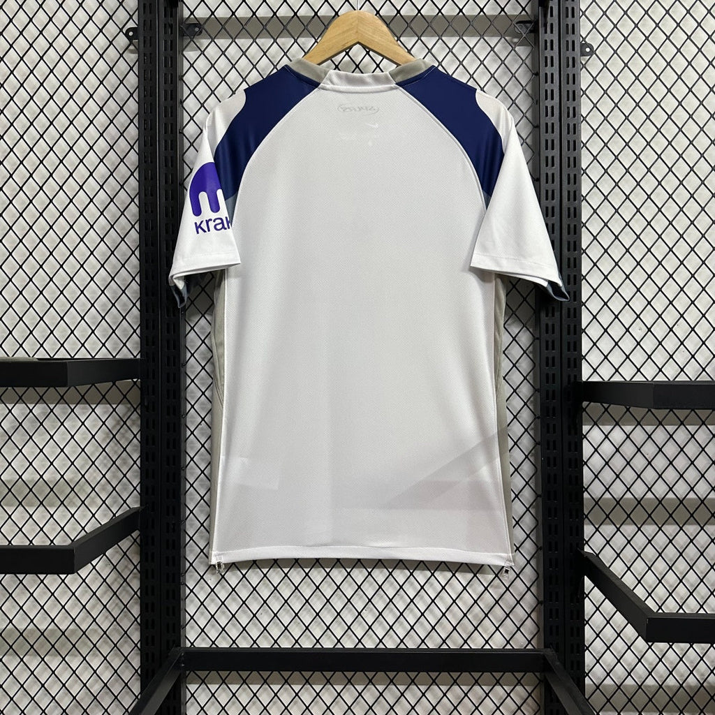 Maillot domicile Tottenham 2025-2026 Le 12-ème Maillot, devant du maillot de football avec logo et détails colorés.