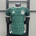 Maillot de football Mexique concept 2025 de la marque Le 12 -ème Maillot, vue de face, détails du design coloré et logo.