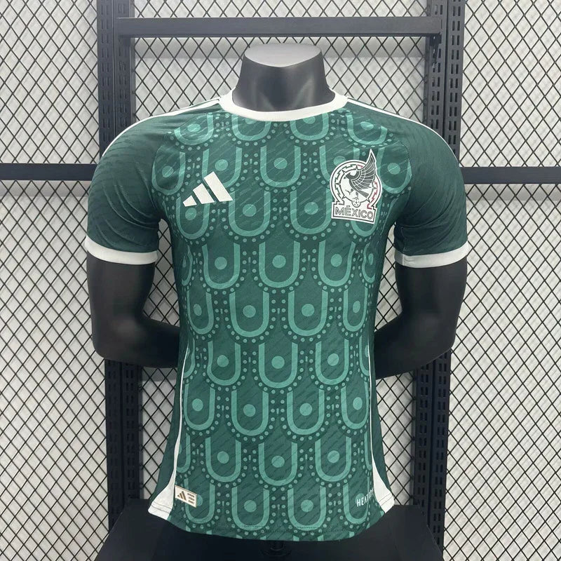 Maillot de football Mexique concept 2025 de la marque Le 12 -ème Maillot, vue de face, détails du design coloré et logo.