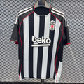 Maillot domicile Besiktas 25/26 de Le 12 -ème Maillot, maillot de football avec logo et couleurs officielles du club.
