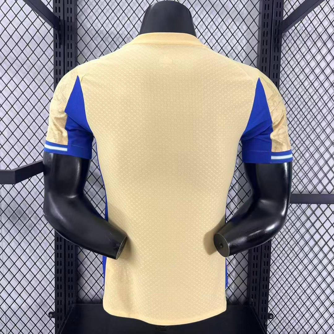 Maillot third 25/26 de l'Olympique de Marseille, modèle Joueur, par Le 12 -ème Maillot, vue de face avec logo et détails.