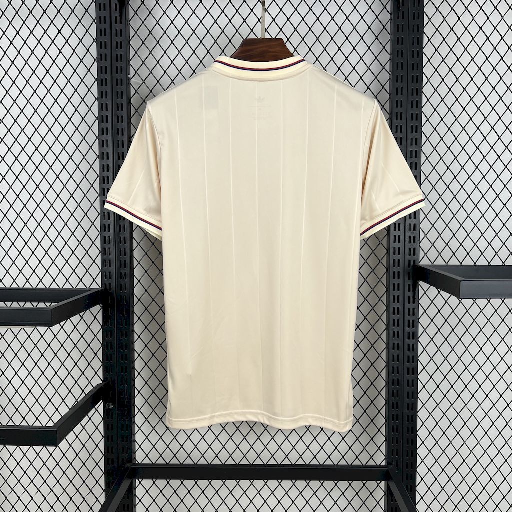 Maillot Lyon Spécial 75 ans Le 12 -ème Maillot, maillot de football avec logo et design anniversaire, vue de face.
