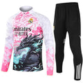Ensemble Real Madrid 25/26 avec dragon rose, maillot de football Le 12 -ème Maillot, design coloré et moderne pour fans du club.