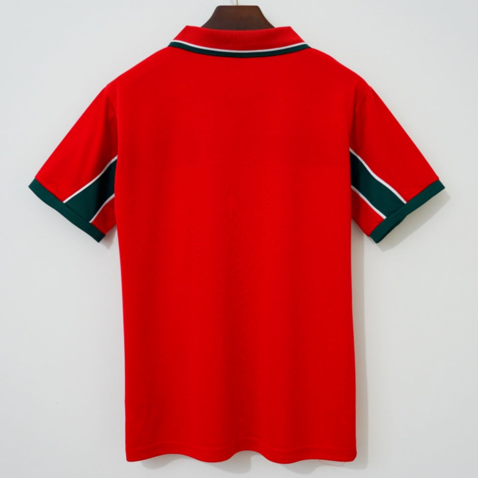 Maillot extérieur rétro 1998 Maroc Le 12, maillot de football avec logo et détails traditionnels marocains
