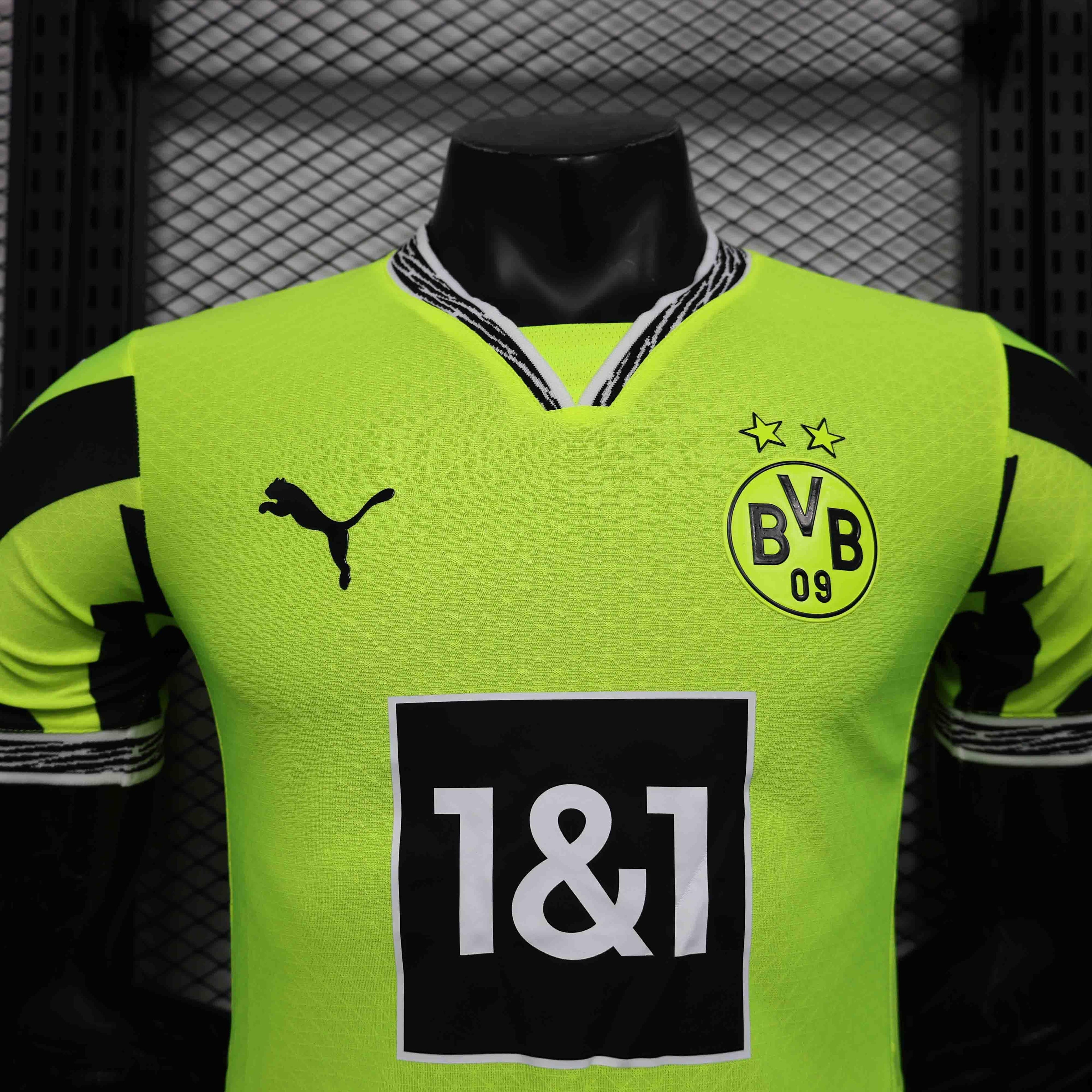 Maillot Dortmund concept 25-26 ans de Le 12 -ème Maillot, maillot de football avec logo et design moderne, vue frontale.