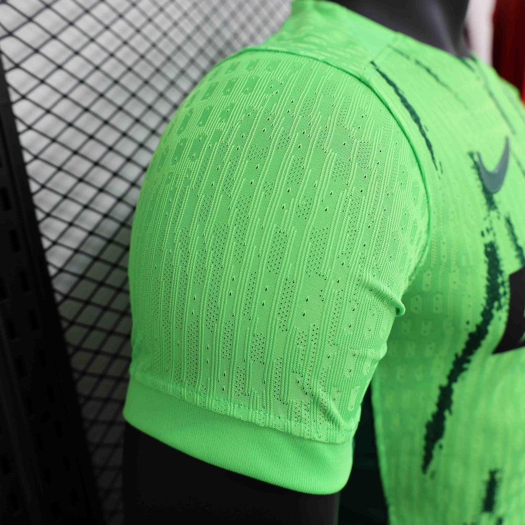 Maillot sportif extérieur 2024-25 de la marque Le 12 -ème Maillot, détail du design et des couleurs du maillot.