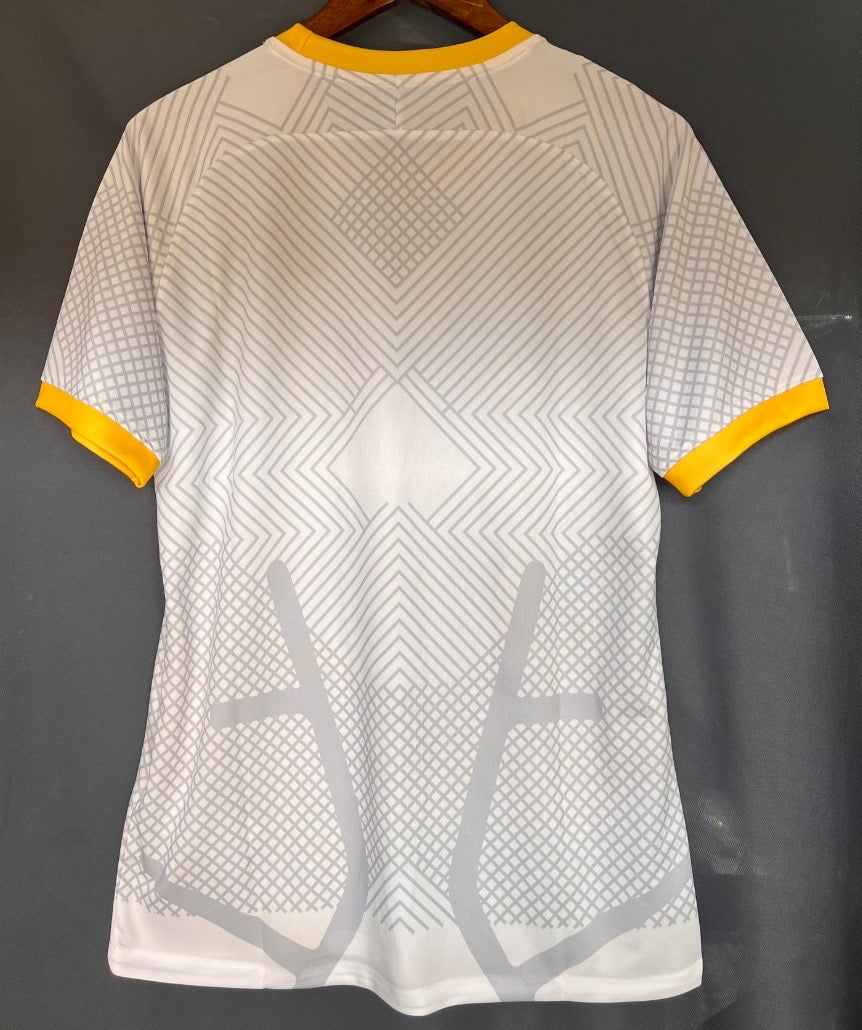Maillot Inter Milan 24/25 blanc avec motif serpent, version spéciale, conçu par Le 12 -ème Maillot, vue de face.