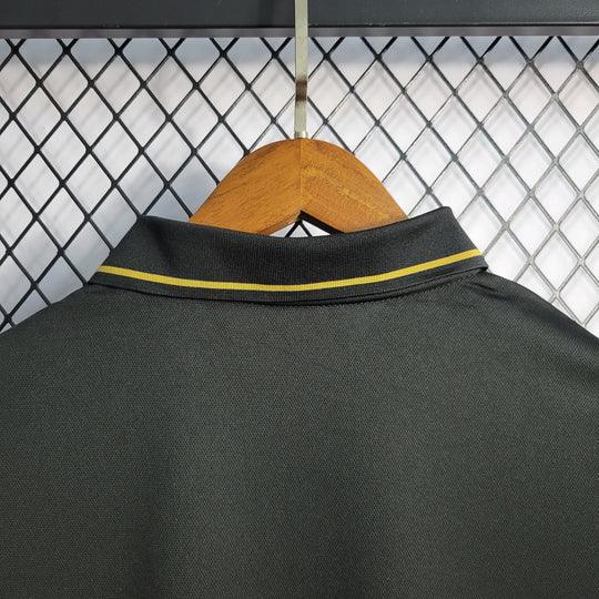 Maillot de football Brésil Concept 2022/23 de Le 12 -ème Maillot, vue de face avec design bleu et jaune.