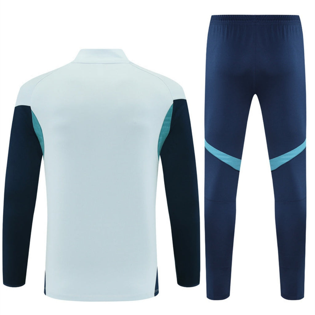 Ensemble Arsenal 25/26 bleu Le 12 -ème Maillot, tenue sportive pour enfants avec logo de l'équipe.