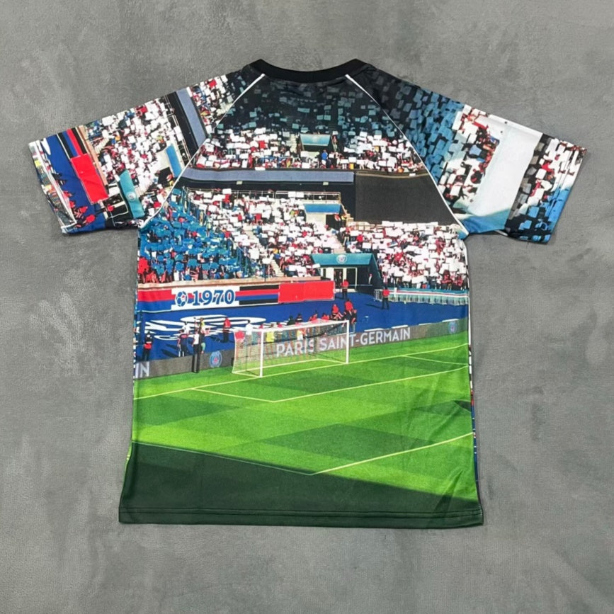 Maillot 25/26 PSG Le 12 -ème Maillot, maillot de football avec logo officiel, couleurs bleu, rouge et blanc, vue de face.