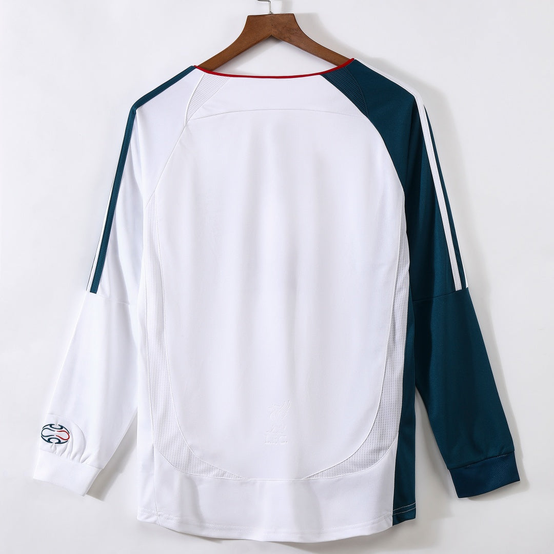 Maillot extérieur rétro de Liverpool 2006-2007 à manches longues, marque Le 12, avec logo et design classique.