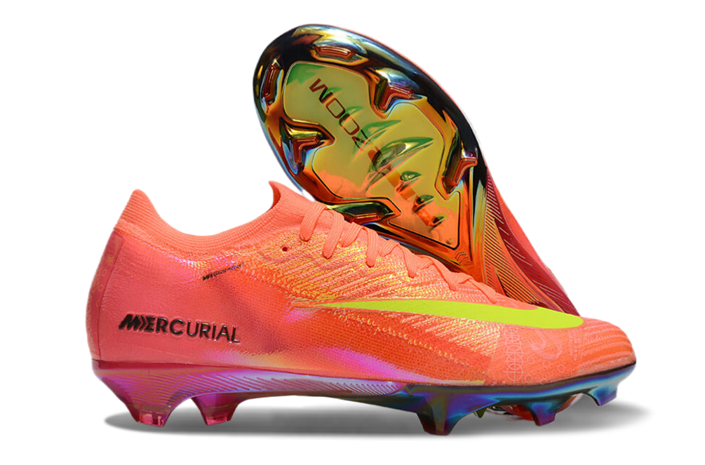 Crampons Mercurial Vapor XV Elite de Le 12 -ème Maillot, vue en gros plan, détails des pointes en acier pour football.