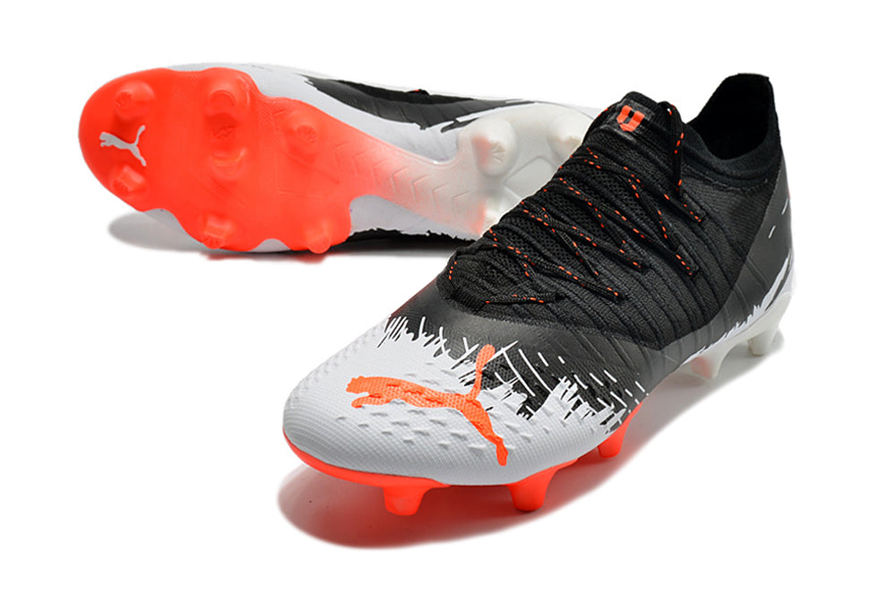 Crampons Future Z 1.3 Teazer FG de Le 12 -ème Maillot, crampons en acier avec pointes en acier pour sports de montagne.