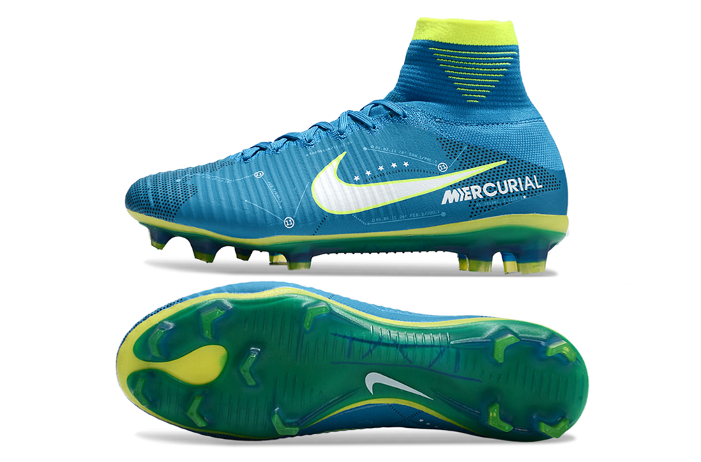 Crampons Mercurial Vapor X de Le 12 -ème Maillot, vue en gros plan montrant les pointes en acier et la semelle.