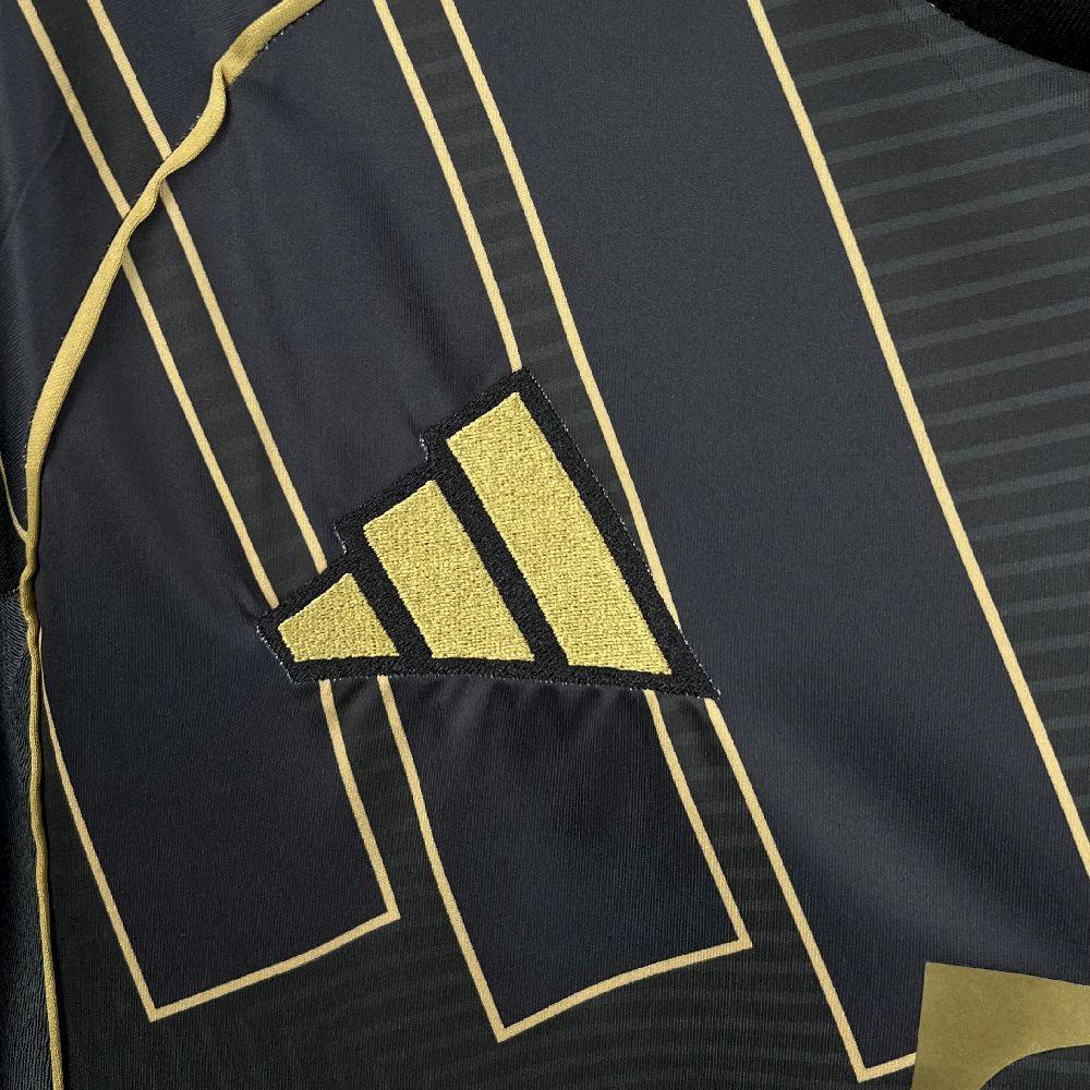 Maillot Bayern Munich concept 2025-26 de Le 12 -ème Maillot, vue front avec logo et design moderne pour supporters.