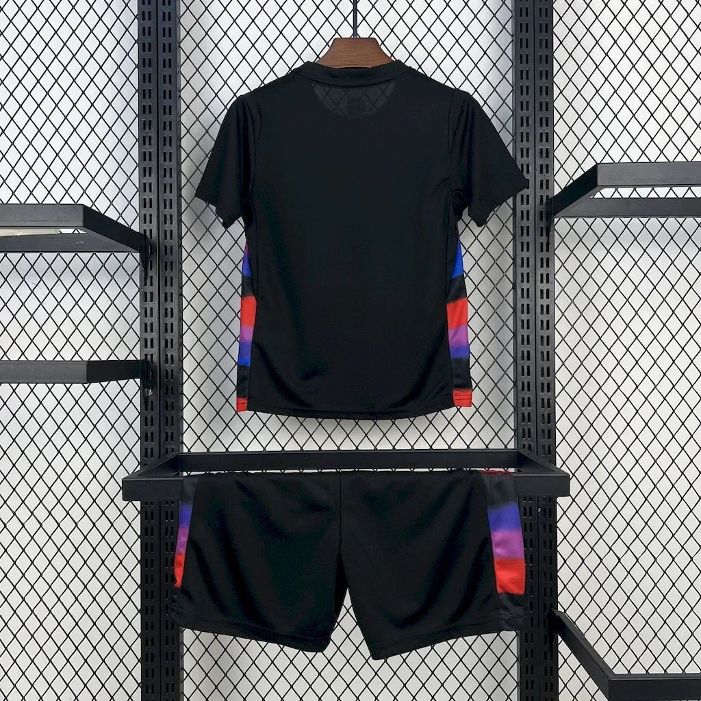 Kit pour enfant Angleterre extérieur 2025 de Le 12 -ème Maillot, maillot de football avec logo du pays, vue de face.