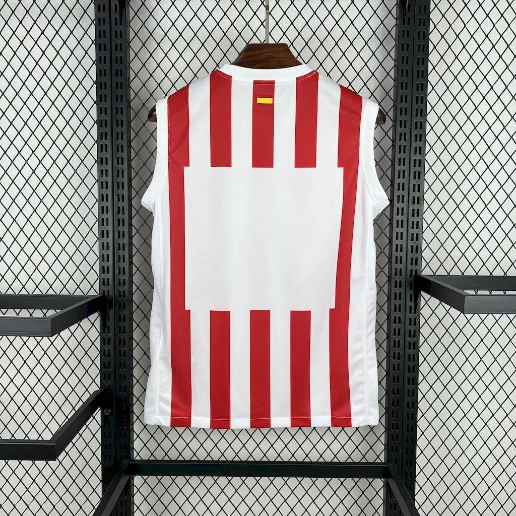 Maillot sans manches Atletico Madrid 2025-26 Le 12 -ème Maillot, maillot de football avec logo et détails de l'équipe.