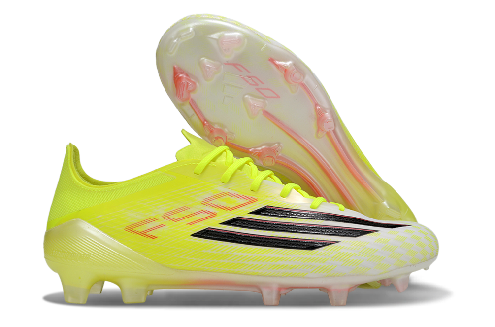 Crampons F50 élites de Le 12 -ème Maillot, équipement de montagne avec pointes en acier pour l'escalade et la randonnée.