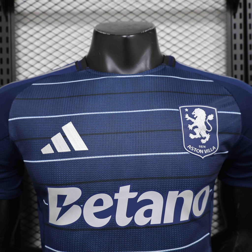 Maillot Aston Villa 2024-25 de Le 12 -ème Maillot, maillot de football avec logo et détails du club.