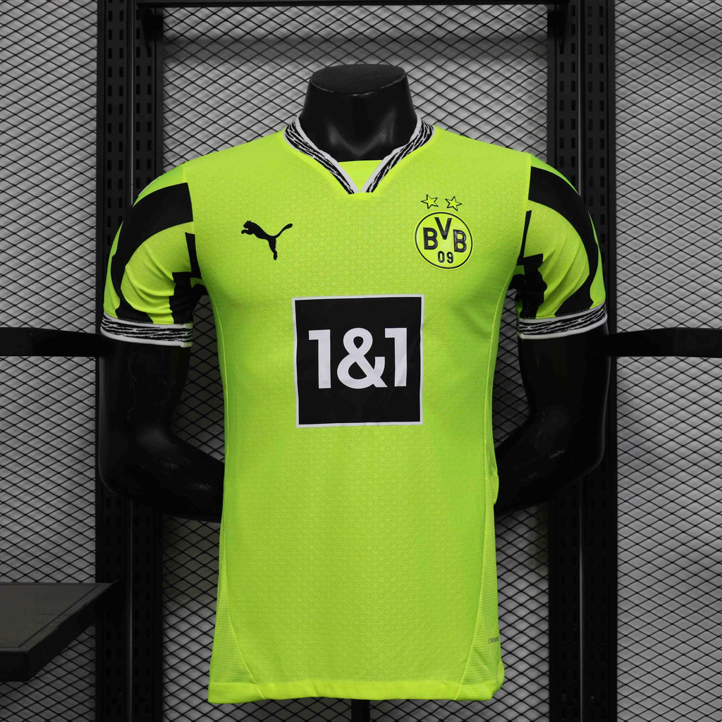 Maillot Dortmund 25-26 de Le 12 -ème Maillot, maillot de football avec logo et couleurs officielles, vue de face.