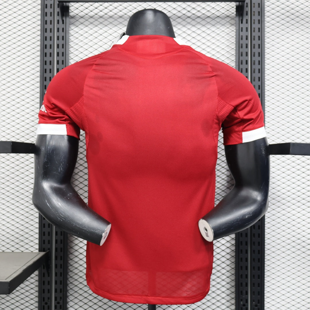 Maillot domicile Liverpool 25/26 pour joueur, marque Le 12 -ème Maillot, vue de face avec logo et détails du maillot.