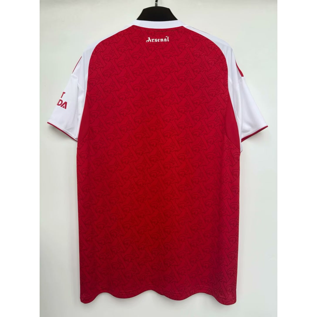 Maillot domicile Arsenal 25/26 Le 12 -ème Maillot, maillot de football avec logo et design officiel, vue de face.