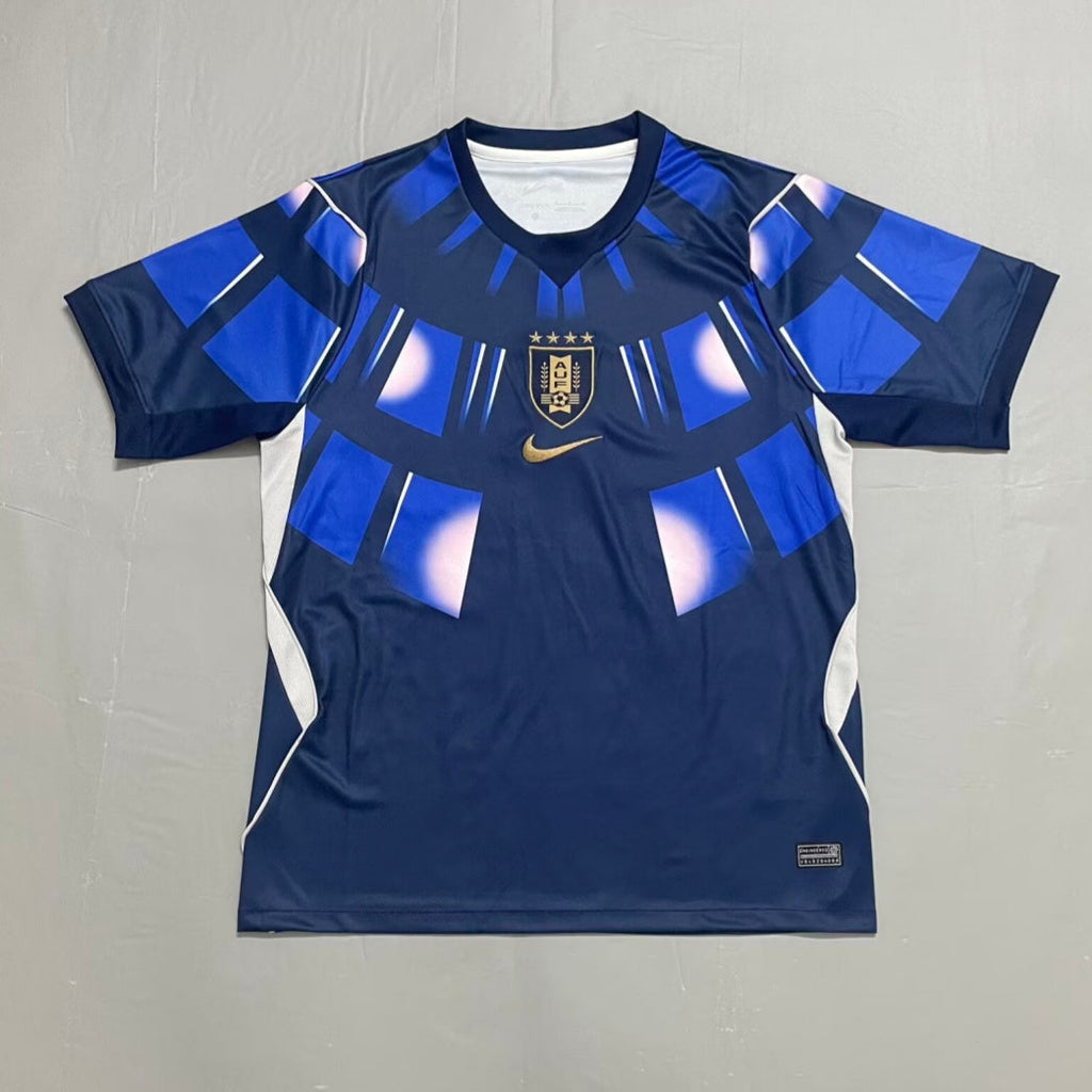 Maillot extérieur Uruguay 25/26 de Le 12 -ème Maillot, maillot de football avec logo et design en bleu et blanc.