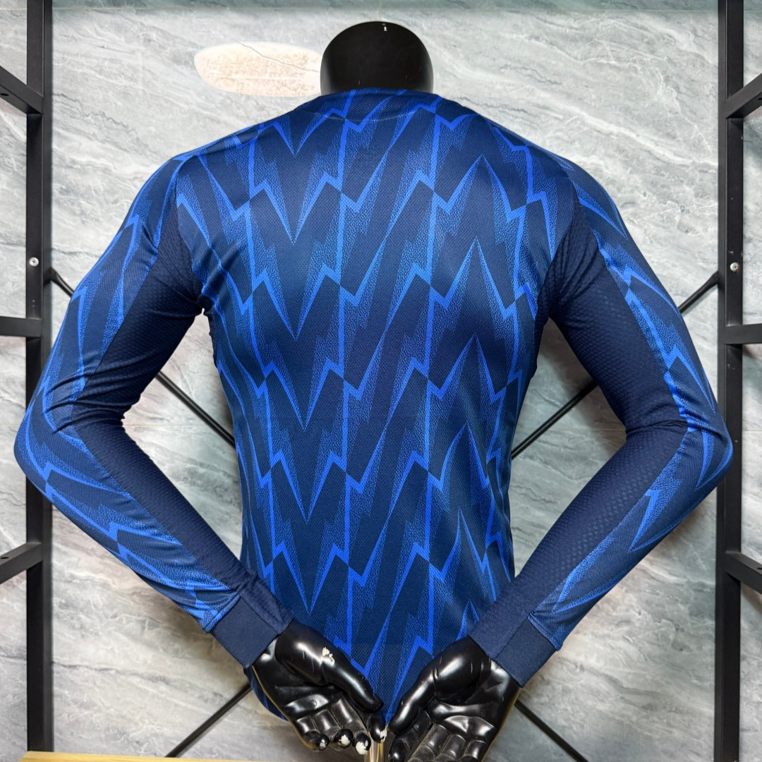 Maillot extérieur de football Arsenal 25/26 à manches longues, fabriqué par Le 12 -ème Maillot, vue de face.