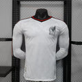 Maillot de football Mexique 25/26 extérieur, manches longues, par Le 12 -ème Maillot, vue de face sur le terrain.