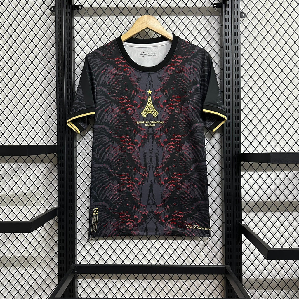 Maillot PSG 25/26 Le 12 -ème avec motif Tour Eiffel, maillot de football bleu avec logo et détails de l'équipe.
