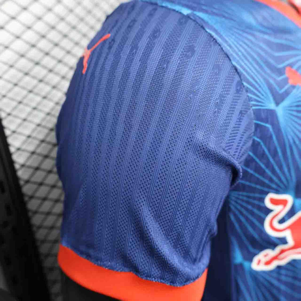 Maillot Leipzig 2025-26 Le 12 -ème Maillot, maillot de football avec logo et design officiel, vue de face.