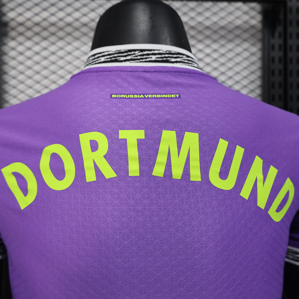 Maillot Dortmund concept 2025-26 de Le 12 -ème Maillot, maillot de football avec logo et design moderne, vue de face
