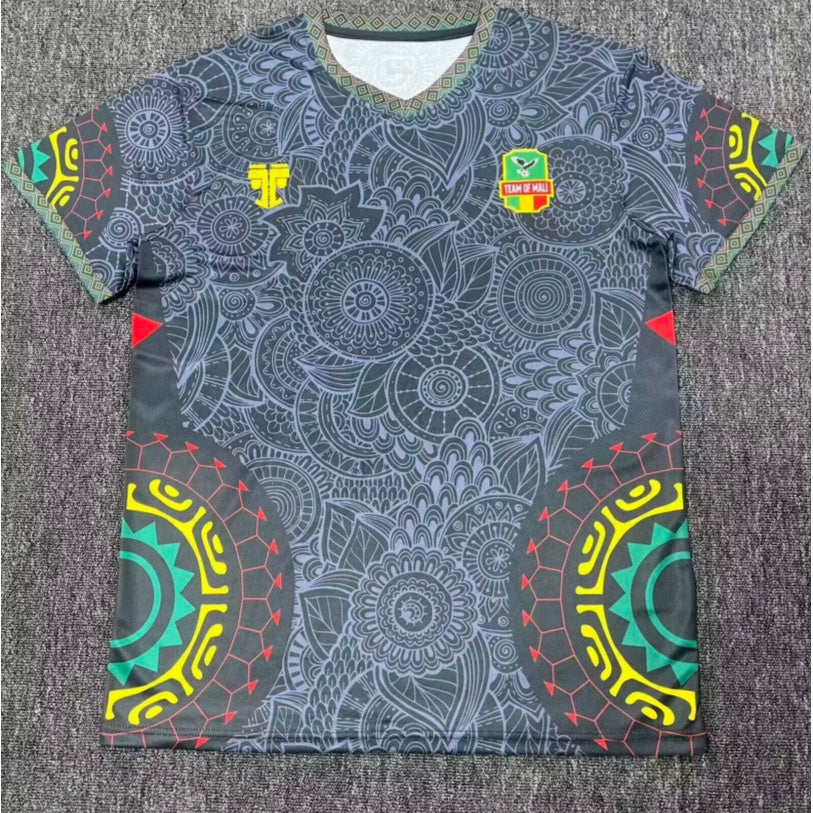 Maillot Mali 25/26 noir de la marque Le 12 -ème Maillot, jersey de football avec logo et design sportif visible.