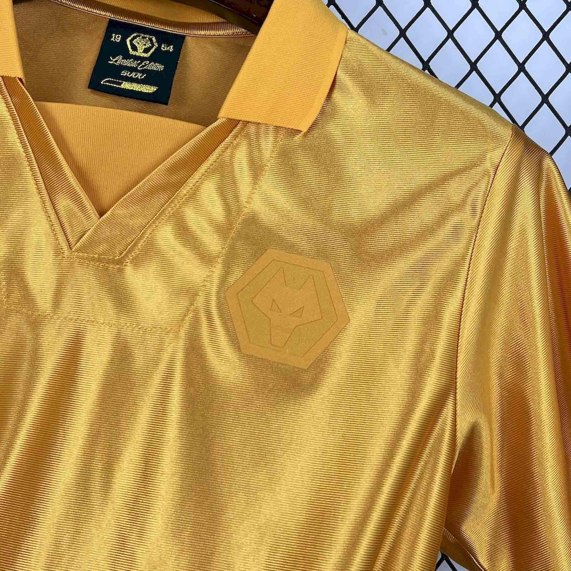 Maillot Wolves concept 2025-26 de Le 12 -ème Maillot, maillot de football avec logo et design moderne, vue en gros plan.