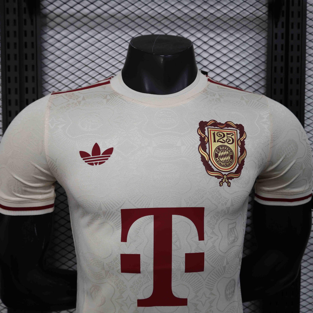 Maillot Bayern Munich Concept 2025-26 de Le 12 -ème Maillot, devant blanc avec logo et détails bleus.