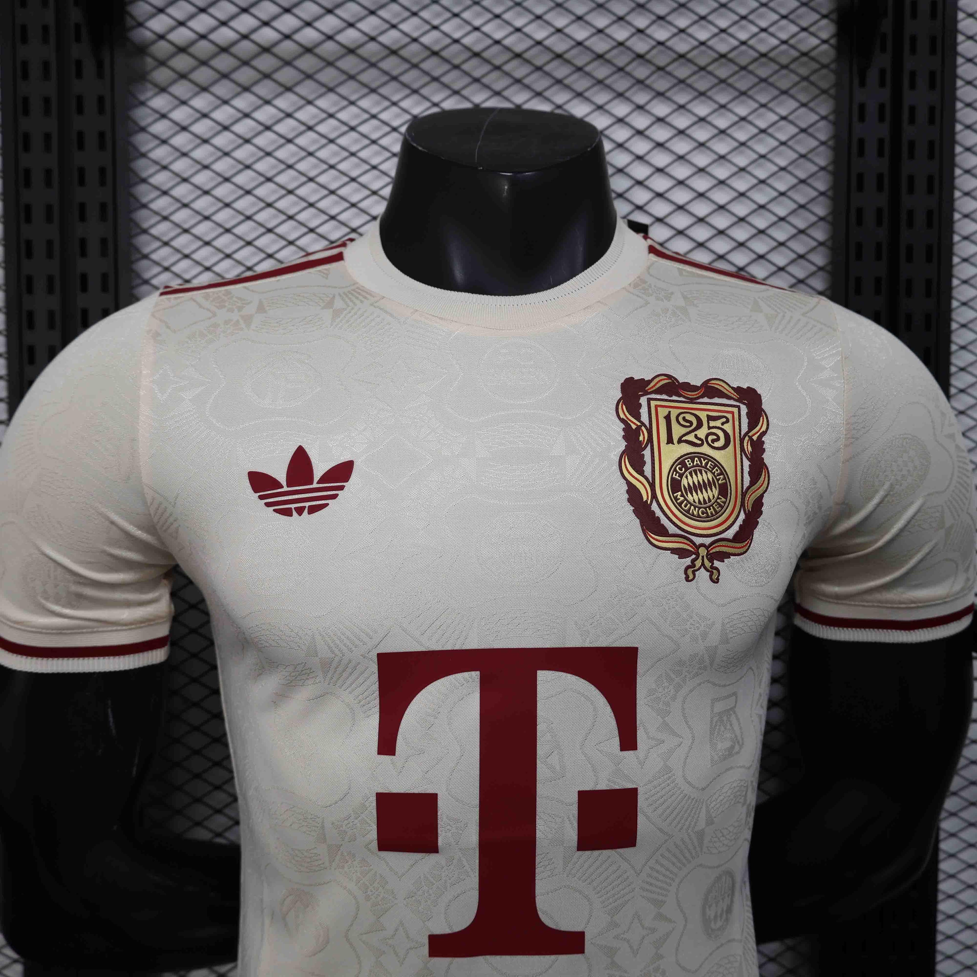 Maillot Bayern Munich Concept 2025-26 de Le 12 -ème Maillot, devant blanc avec logo et détails bleus.
