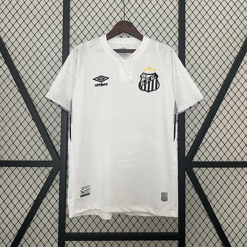 Maillot Santos 24/25 Le 12 -ème Maillot, maillot de football avec logo et numéros visibles, bleu et blanc.